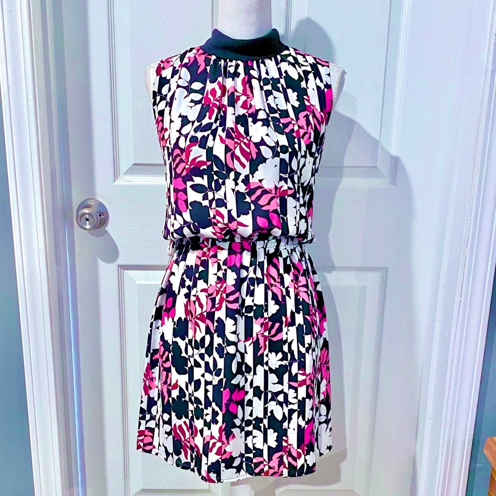 NWOT VINCE CAMUTO Floral Pleated Sleeveless Dress